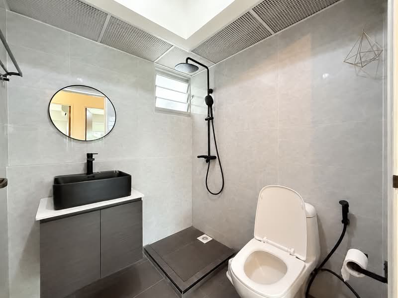 452A Sengkang West Way, 452A Sengkang West Way, 3 Bedrooms, 990 sqft, HDB Flat For Sale, by Kristine Tan, 500208539 - Bathroom - PropertyGuru.com.sg