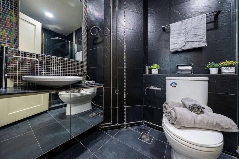 Emerald Garden, 33 Club Street, 2 Bedrooms, 1,066 sqft, Condominium For Rent, by TJHAI C. (TJ), 500208545 - Bathroom - PropertyGuru.com.sg