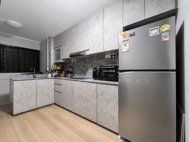 338 Bukit Batok Street 34, 338 Bukit Batok Street 34, 3 Bedrooms, 904 sqft, HDB Flat For Sale, by Catherine PANG, 500208551 - Kitchen nicely renovated - PropertyGuru.com.sg