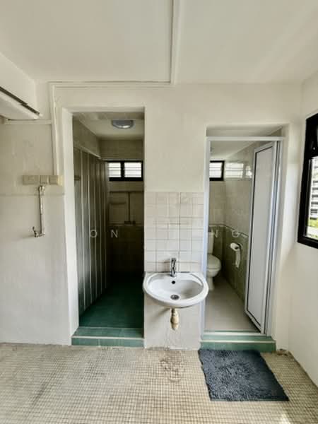 17 Marine Terrace, 17 Marine Terrace, 3 Bedrooms, 882 sqft, HDB Flat For Sale, by Ron Chong, 500208559 - Bathroom - PropertyGuru.com.sg