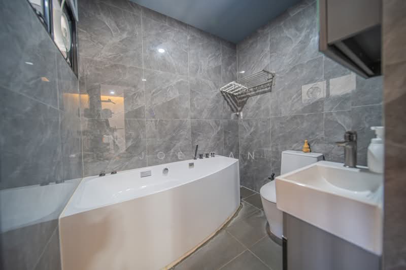 254 Kim Keat Avenue, 254 Kim Keat Avenue, 3 Bedrooms, 1,572 sqft, HDB Flat For Sale, by Joe Tan, 500208564 - Bathroom - PropertyGuru.com.sg