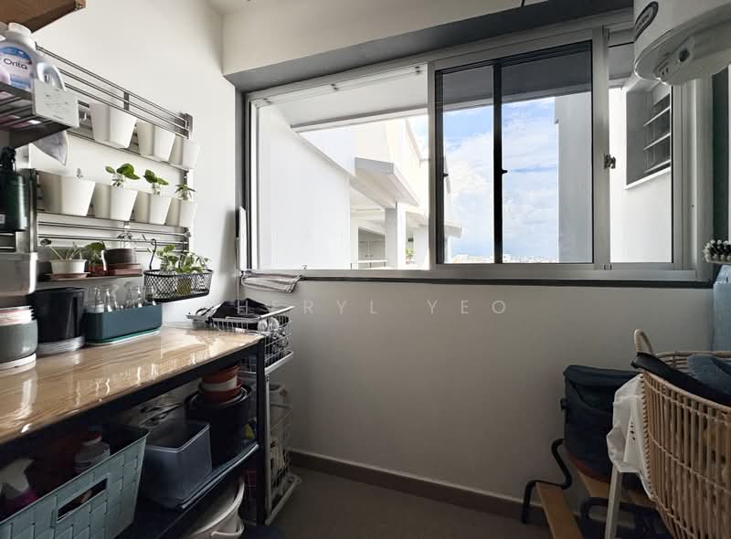 222A Bedok North Drive, 222A Bedok North Drive, 3 Bedrooms, 990 sqft, HDB Flat For Sale, by Sheryl Yeo, 500208565 - Balcony - PropertyGuru.com.sg
