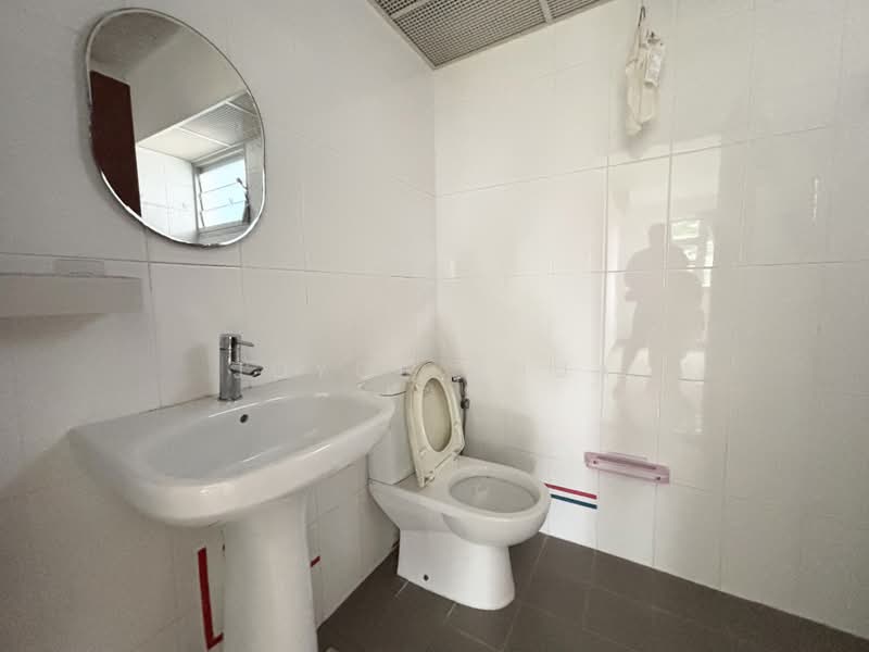 785B Woodlands Rise, 785B Woodlands Rise, 3 Bedrooms, 1,001 sqft, HDB Flat For Sale, by Joyce Chua, 500208569 - Bathroom - PropertyGuru.com.sg