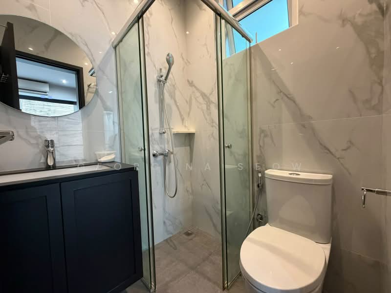 Palm Loft, 136 Joo Chiat Terrace, 3 Bedrooms, 1,539 sqft, Apartment For Rent, by Georgina Seow, 500208578 - Bathroom - PropertyGuru.com.sg
