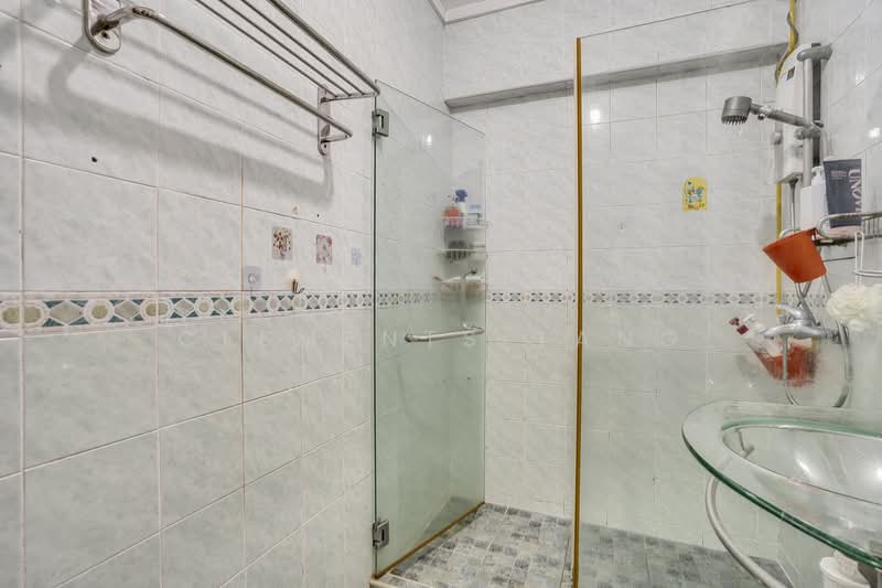 577 Woodlands Drive 16, 577 Woodlands Drive 16, 3 Bedrooms, 980 sqft, HDB Flat For Sale, by Clements Tang, 500208587 - Bathroom - PropertyGuru.com.sg