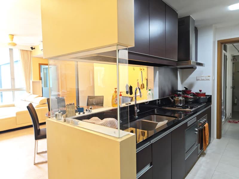 Hillvista, 1 Elizabeth Drive, 3 Bedrooms, 1,141 sqft, Condominium For Sale, by Julia Goh, 500208589 - Kitchen - PropertyGuru.com.sg