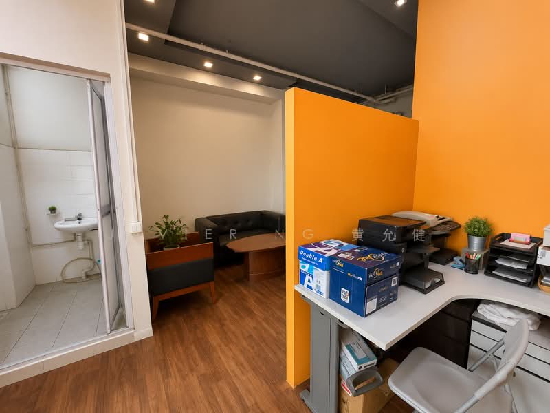 Wcega Tower, 21 Bukit Batok Crescent, 958 sqft, Light Industrial (B1) For Sale, by Javier Ng 黄允健, 500208595 - Interior - CommercialGuru.com.sg