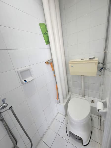 Sin Ming Plaza, 6 Sin Ming Road, Room Rental, 185 sqft, Apartment For Rent, by CJay ., 500208604 - Bathroom - PropertyGuru.com.sg
