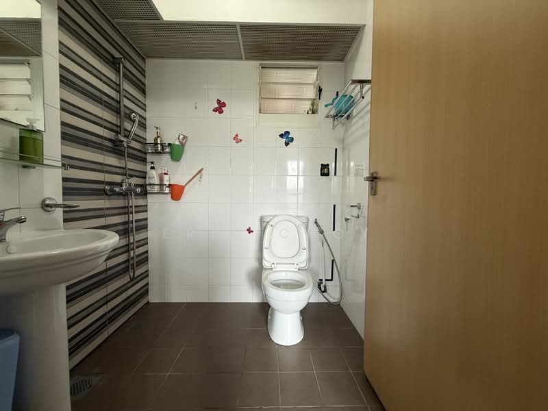 619A Punggol Drive, 619A Punggol Drive, Hougang / Punggol / Sengkang, Room Rental, 110 sqft, HDB Flat For Rent, by Eric Choy, 500208610 - Bathroom - PropertyGuru.com.sg