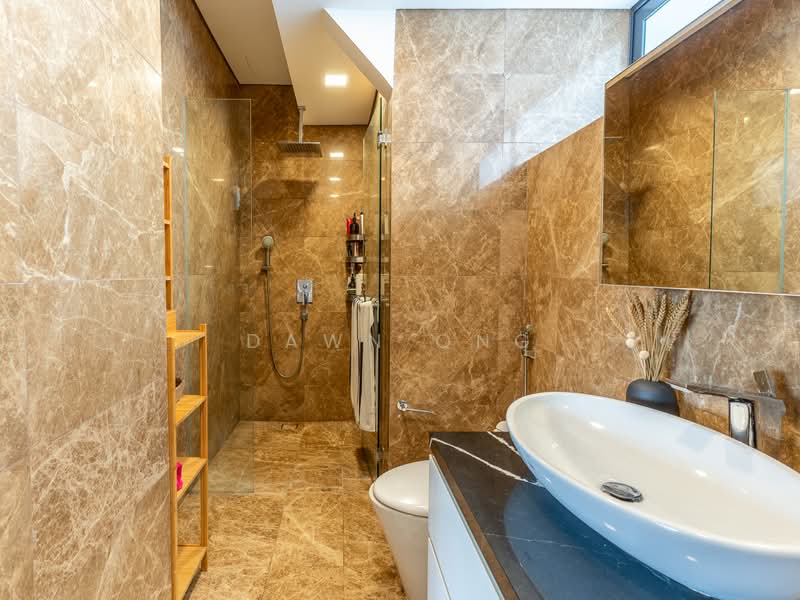 Dyson Road, , 5 Bedrooms, 4,633 sqft, Semi-Detached House For Sale, by Dawn Ong, 500208615 - Bathroom - PropertyGuru.com.sg