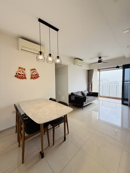 Hundred Palms Residences, 270 Yio Chu Kang Road, 3 Bedrooms, 883 sqft, Executive Condominium For Sale, by Rayne Chua 蔡美慧, 500208619 - Living Room - PropertyGuru.com.sg