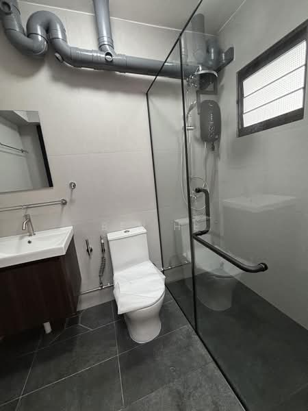 501A Wellington Circle, 501A Wellington Circle, 3 Bedrooms, 1,184 sqft, HDB Flat For Rent, by BEN HE, 500208634 - Bathroom - PropertyGuru.com.sg