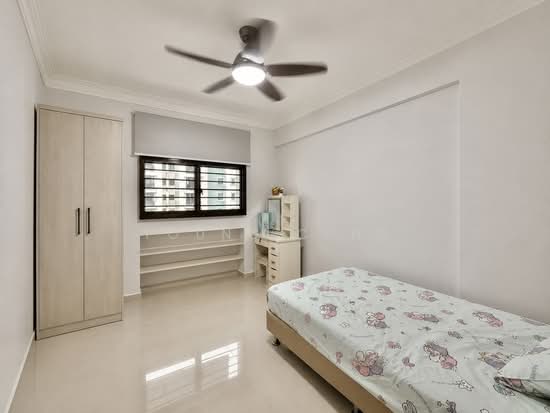 For Rent - 482 Admiralty Link