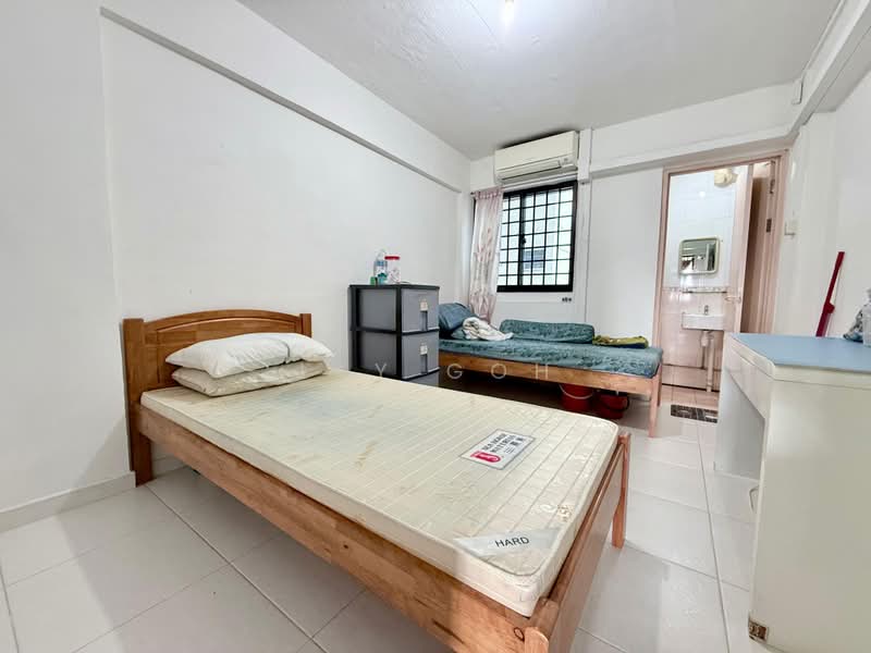 609 Yishun Street 61, 609 Yishun Street 61, Room Rental, 120 sqft, HDB Flat For Rent, by Jay Goh, 500208653 - 716 - PropertyGuru.com.sg