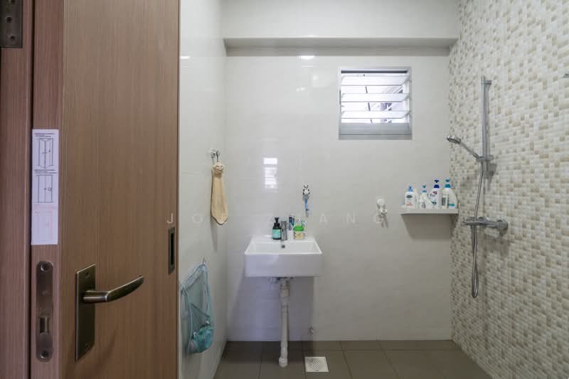 229B Sumang Lane, 229B Sumang Lane, 3 Bedrooms, 1,001 sqft, HDB Flat For Sale, by Joe Zhang, 500208655 - Bathroom - PropertyGuru.com.sg
