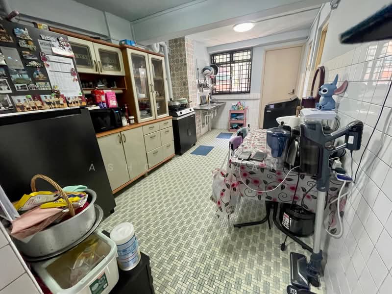 195 Golden Clover, 195 Kim Keat Avenue, 2 Bedrooms, 689 sqft, HDB Flat For Sale, by Ashcvin Mani, 500208656 - Kitchen - PropertyGuru.com.sg