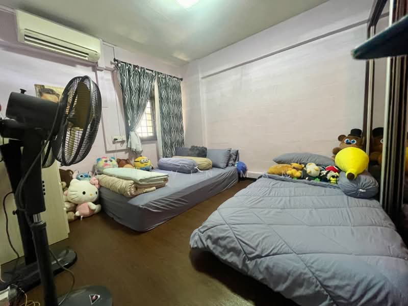 195 Golden Clover, 195 Kim Keat Avenue, 2 Bedrooms, 689 sqft, HDB Flat For Sale, by Ashcvin Mani, 500208656 - Bedroom - PropertyGuru.com.sg
