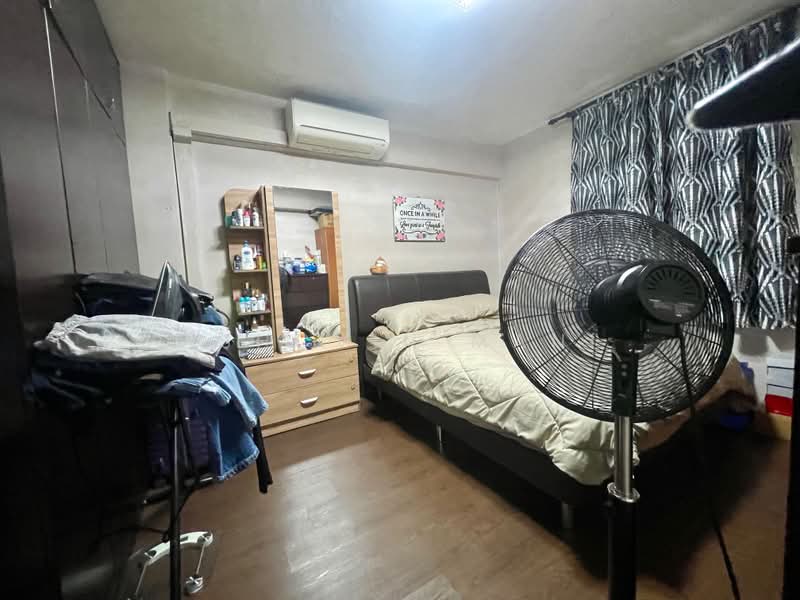 195 Golden Clover, 195 Kim Keat Avenue, 2 Bedrooms, 689 sqft, HDB Flat For Sale, by Ashcvin Mani, 500208656 - Bedroom - PropertyGuru.com.sg