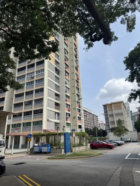 717 Clementi West Street 2, 717 Clementi West Street 2, Room Rental, 100 sqft, HDB Flat For Rent, by Kelly Leong, 500208662 - Exterior - PropertyGuru.com.sg