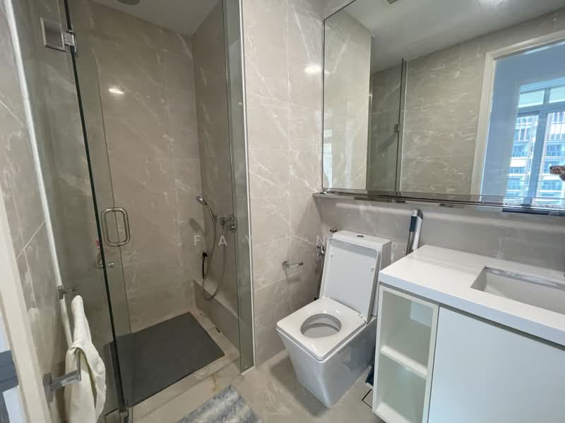 Kingsford Hillview Peak, 105 Hillview Rise, 2 Bedrooms, 850 sqft, Condominium For Sale, by Faye Ng, 500208672 - Bathroom - PropertyGuru.com.sg