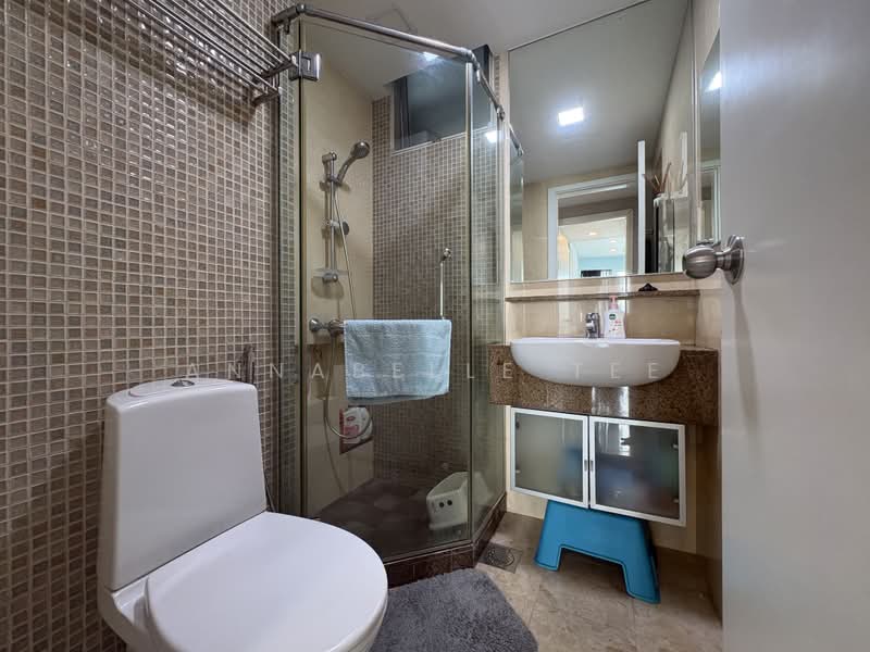 Cote D'Azur, 60 Marine Parade Road, 3 Bedrooms, 1,367 sqft, Condominium For Sale, by Annabelle Tee, 500208673 - Bathroom - PropertyGuru.com.sg