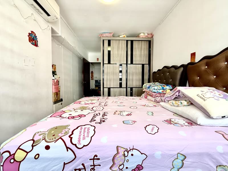 448 Hougang Avenue 10, 448 Hougang Avenue 10, 3 Bedrooms, 1,131 sqft, HDB Flat For Sale, by William Quek, 500208677 - Bedroom - PropertyGuru.com.sg