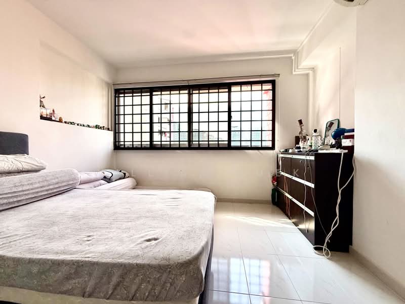 448 Hougang Avenue 10, 448 Hougang Avenue 10, 3 Bedrooms, 1,131 sqft, HDB Flat For Sale, by William Quek, 500208677 - Bedroom - PropertyGuru.com.sg