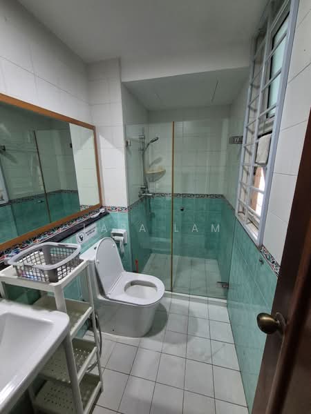 The Floravale, 218 Westwood Avenue, 3 Bedrooms, 1,292 sqft, Executive Condominium For Sale, by Lara Lam, 500208678 - Bathroom - PropertyGuru.com.sg