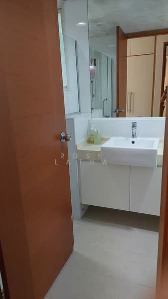 Lilydale, 550 Yishun Ave 6, 3 Bedrooms, 1,227 sqft, Condominium For Rent, by Rose Latha, 500208681 - Bathroom - PropertyGuru.com.sg