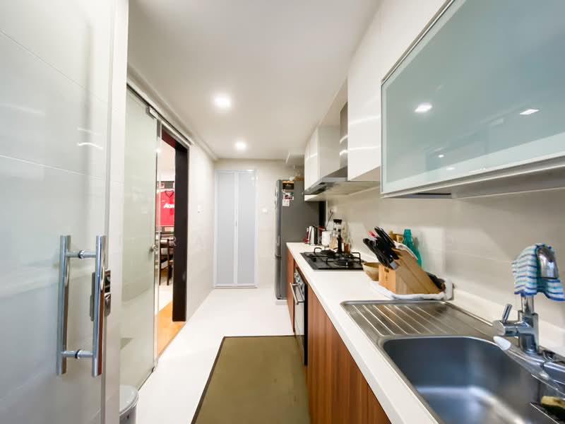 Emerald Garden, 33 Club Street, 2 Bedrooms, 1,001 sqft, Condominium For Sale, by Jerralyn Satrio, 500208683 - Kitchen - PropertyGuru.com.sg