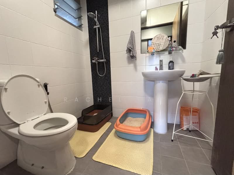 485 Segar Road, 485 Segar Road, 2 Bedrooms, 721 sqft, HDB Flat For Sale, by Rachel Tan, 500208687 - Bathroom - PropertyGuru.com.sg