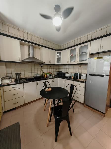 Lakepoint Condo, 10 Lakepoint Drive, Room Rental, 100 sqft, Condominium For Rent, by Charleen Koh, 500208688 - Kitchen - PropertyGuru.com.sg