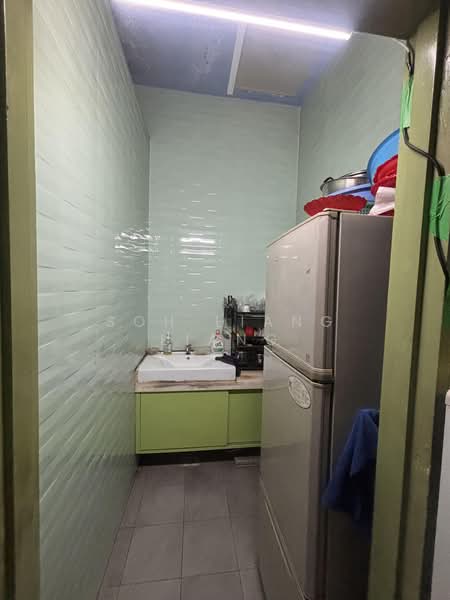 Paya Ubi Industrial Park, 53 Ubi Avenue 1, 4,778 sqft, Light Industrial (B1) For Sale, by Soh Liang Liang, 500208700 - Pantry - CommercialGuru.com.sg