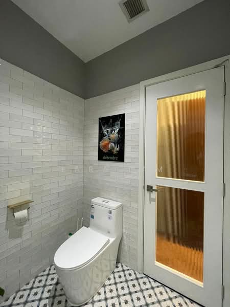 E-Centre @ Redhill, 3791 Jalan Bukit Merah, 990 sqft, Light Industrial (B1) For Rent, by Lara Lam, 500208701 - Bathroom - CommercialGuru.com.sg