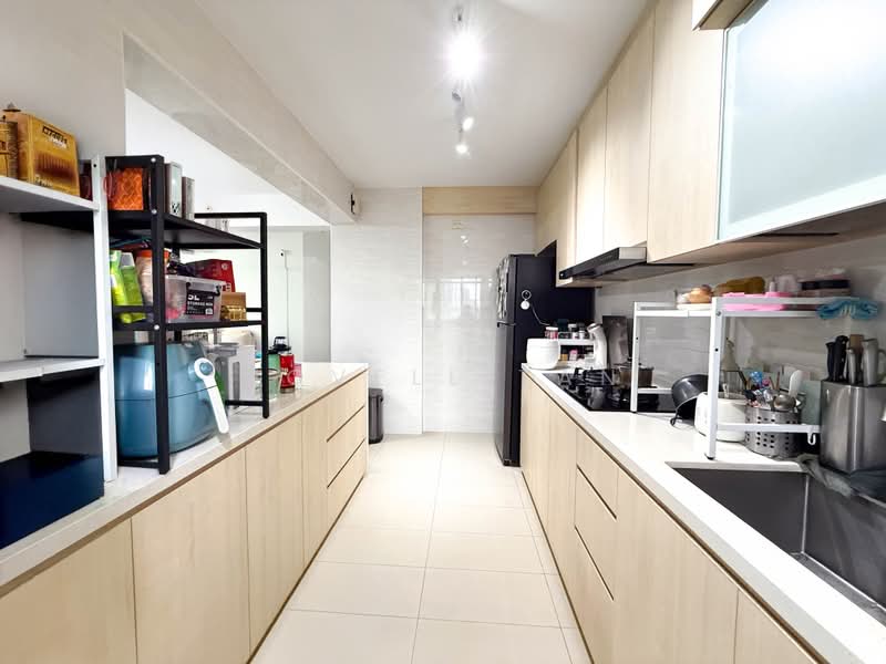 461A Bukit Batok West Avenue 8, 461A Bukit Batok West Avenue 8, 3 Bedrooms, 1,001 sqft, HDB Flat For Sale, by Novell Tan, 500208702 - Kitchen - PropertyGuru.com.sg
