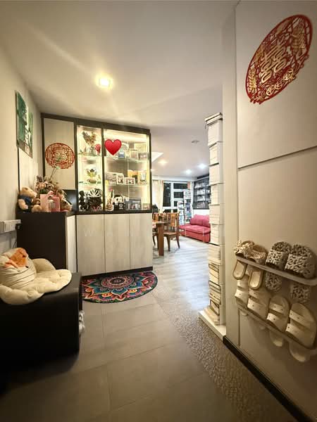 312C Clementi Avenue 4, 312C Clementi Avenue 4, 3 Bedrooms, 1,216 sqft, HDB Flat For Sale, by Wang Lin, 500208712 - Entrance - PropertyGuru.com.sg