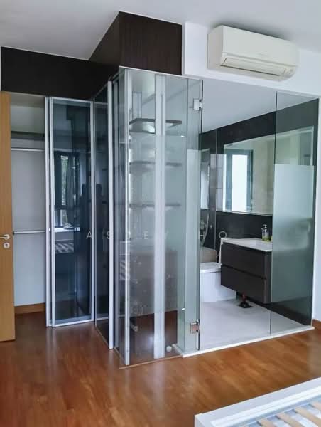 Waterfront Isle, 738 Bedok Reservoir Road, 2 Bedrooms, 990 sqft, Condominium For Rent, by Asley Ho, 500208719 - Bathroom - PropertyGuru.com.sg