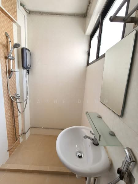 409 Hougang Avenue 10, 409 Hougang Avenue 10, Room Rental, 120 sqft, HDB Flat For Rent, by Wayne Deng, 500208737 - Bathroom - PropertyGuru.com.sg