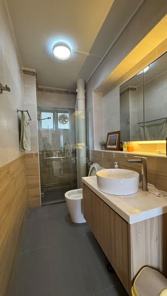 680A Jurong West Central 1, 680A Jurong West Central 1, 4 Bedrooms, 1,442 sqft, HDB Flat For Sale, by Linda Lee SG, 500208749 - Bathroom - PropertyGuru.com.sg