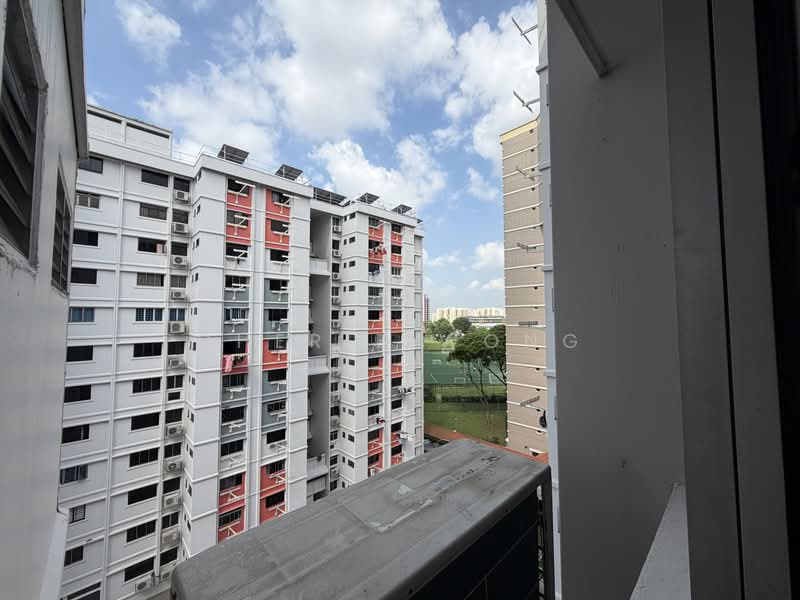 408 Bukit Batok West Avenue 4, 408 Bukit Batok West Avenue 4, 2 Bedrooms, 732 sqft, HDB Flat For Sale, by Cherie Wong, 500208754 - Exterior - PropertyGuru.com.sg