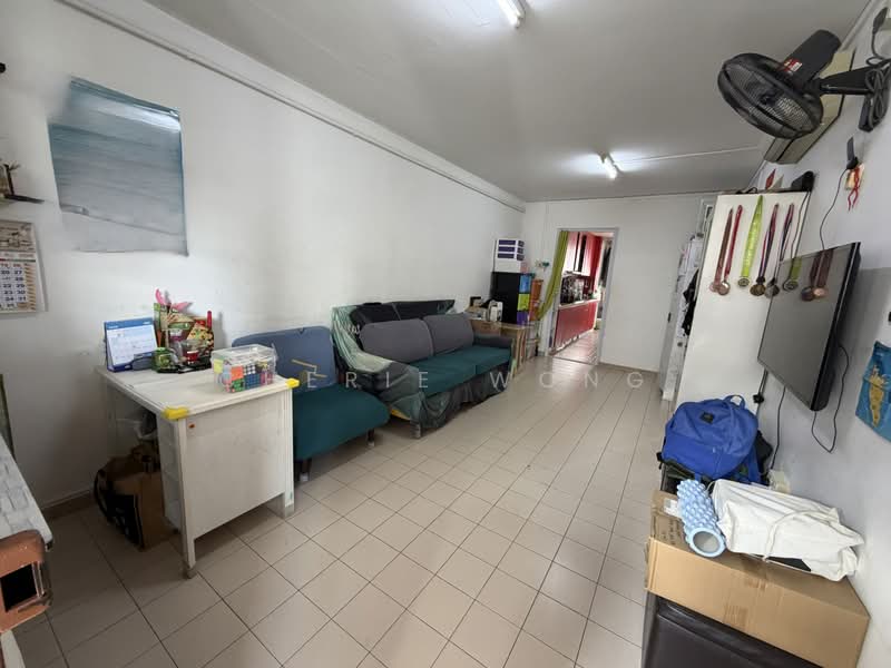 408 Bukit Batok West Avenue 4, 408 Bukit Batok West Avenue 4, 2 Bedrooms, 732 sqft, HDB Flat For Sale, by Cherie Wong, 500208754 - Living Room - PropertyGuru.com.sg