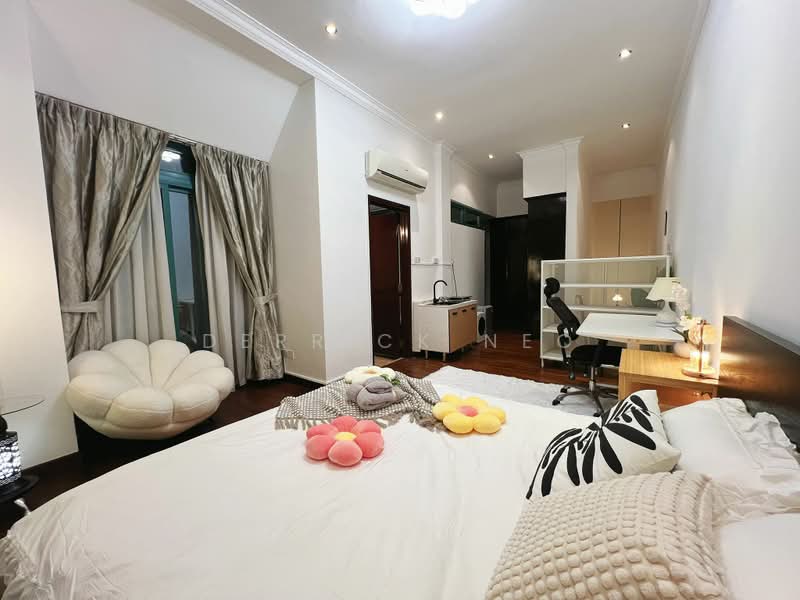 Kew Crescent, Kew Crescent, 7 Bedrooms, 3,914 sqft, Terraced House For Rent, by Derrick Neo, 500208755 - Bedroom - PropertyGuru.com.sg