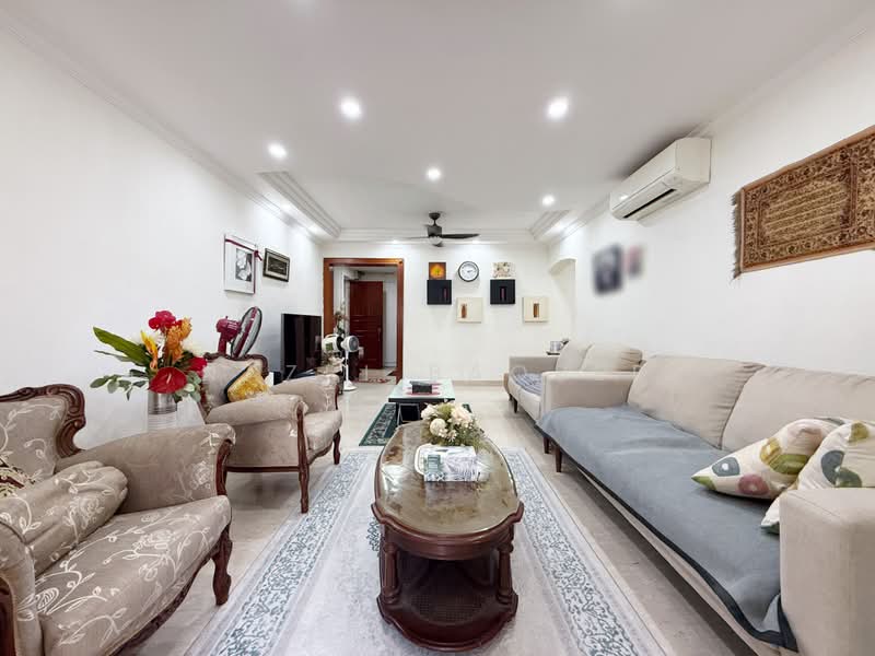725 Bedok Reservoir Road, 725 Bedok Reservoir Road, 3 Bedrooms, 1,528 sqft, HDB Flat For Sale, by Nazri Baobed, 500208765 - Living Room - PropertyGuru.com.sg