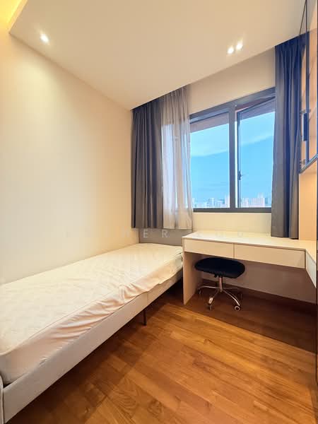 Stirling Residences, 21 Stirling Road, 2 Bedrooms, 635 sqft, Condominium For Sale, by Esther Zou, 500208775 - Bedroom - PropertyGuru.com.sg