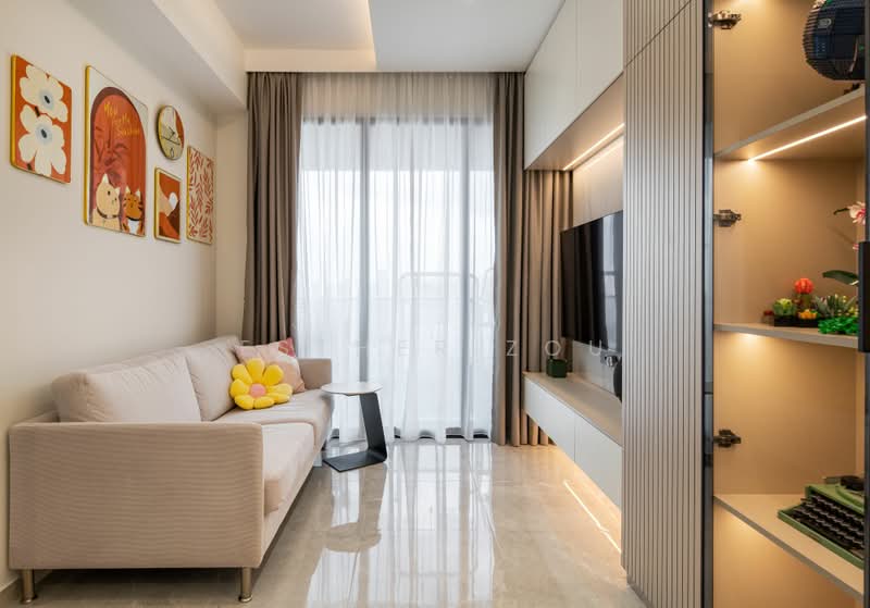 Stirling Residences, 21 Stirling Road, 2 Bedrooms, 635 sqft, Condominium For Sale, by Esther Zou, 500208775 - Living Room - PropertyGuru.com.sg