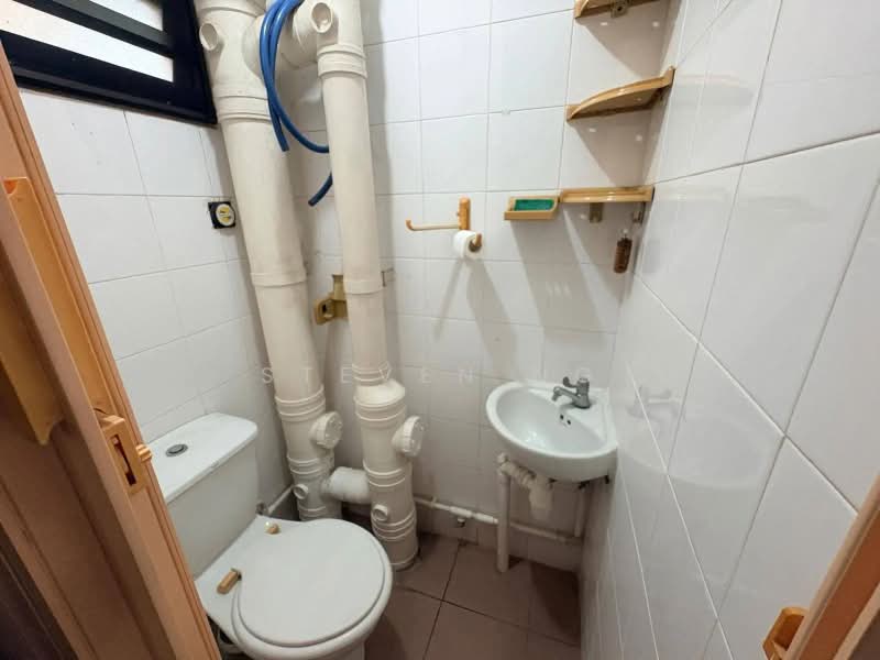 96 Commonwealth Crescent, 96 Commonwealth Crescent, 2 Bedrooms, 635 sqft, HDB Flat For Sale, by Steven NG, 500208795 - Bathroom - PropertyGuru.com.sg