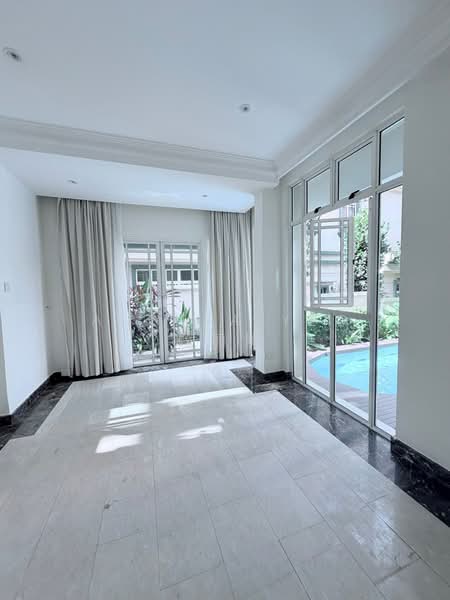 Holland Green, Holland Green, 5 Bedrooms, 4,340 sqft, Detached House For Sale, by Anthea Yeo 杨丽娇, 500208803 - Living Room - PropertyGuru.com.sg