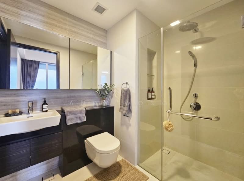 Eon Shenton, 70 Shenton Way, 2 Bedrooms, 538 sqft, Condominium For Rent, by Andy Wong, 500208806 - Bathroom - PropertyGuru.com.sg