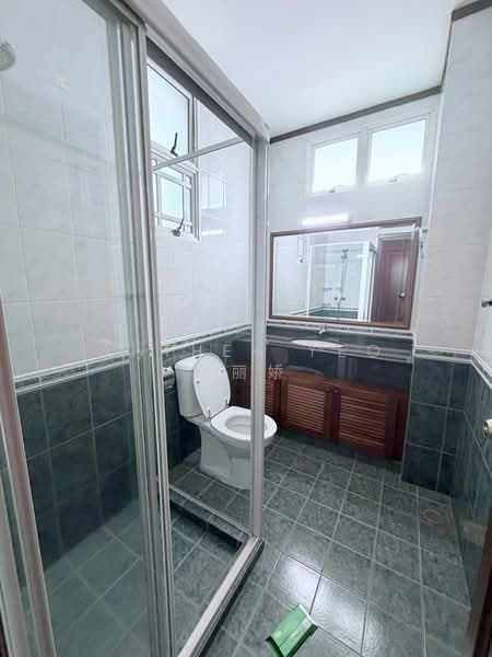 Holland Green, Holland Green, 5 Bedrooms, 4,340 sqft, Detached House For Rent, by Anthea Yeo 杨丽娇, 500208810 - Bathroom - PropertyGuru.com.sg