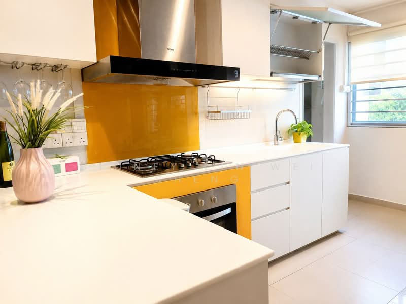 234 Serangoon Avenue 3, 234 Serangoon Avenue 3, 3 Bedrooms, 904 sqft, HDB Flat For Sale, by Sidney Lin Wei Sheng, 500208819 - Kitchen - PropertyGuru.com.sg